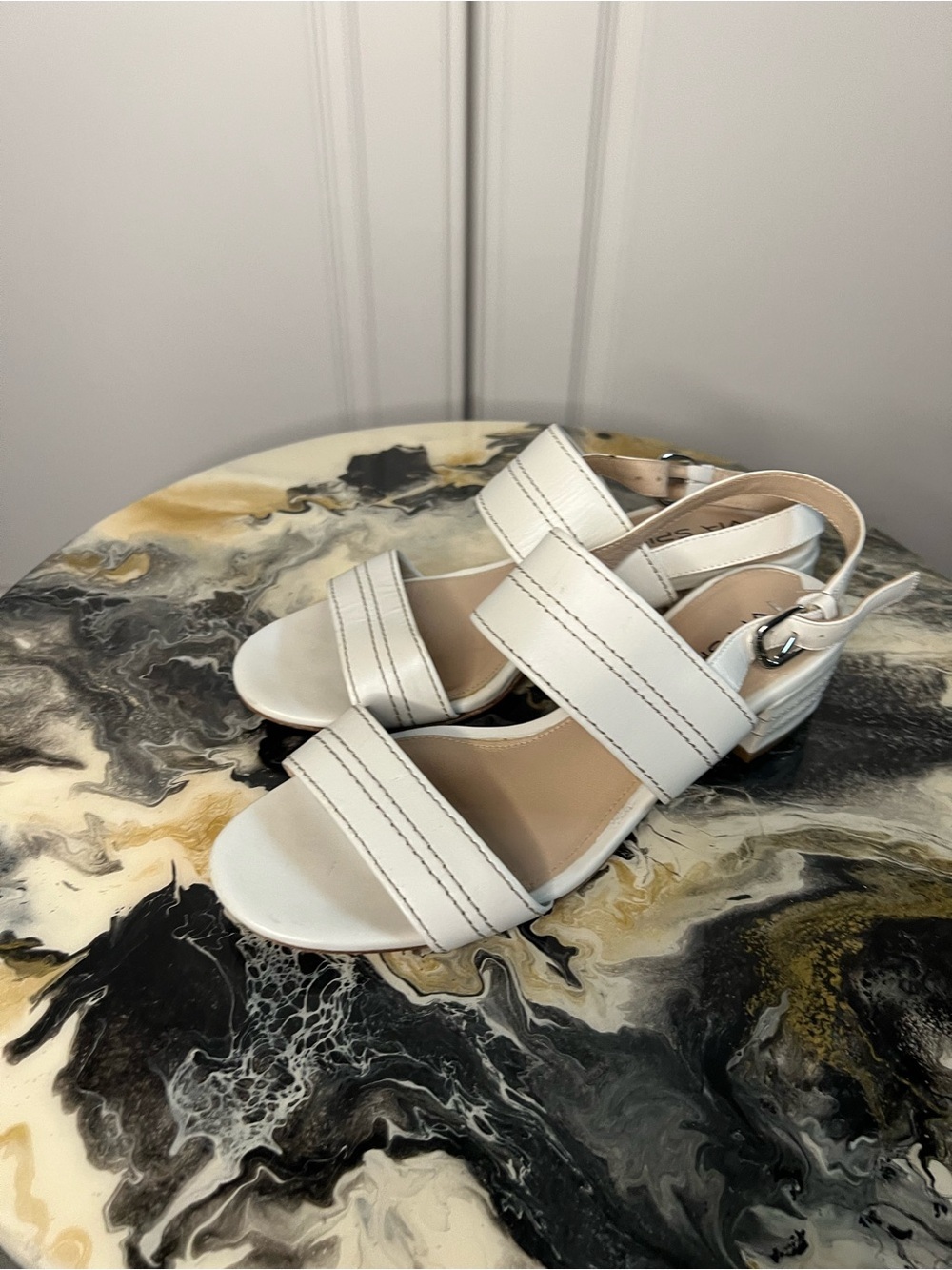 Via Spiga White Leather Low Block Heel Sandals - Picture 2 of 12